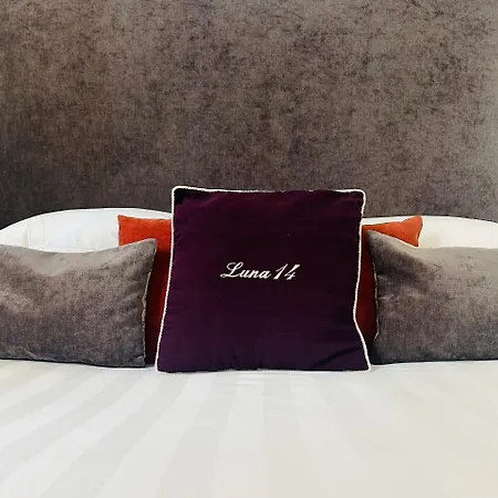 Luna 14 - Charming *